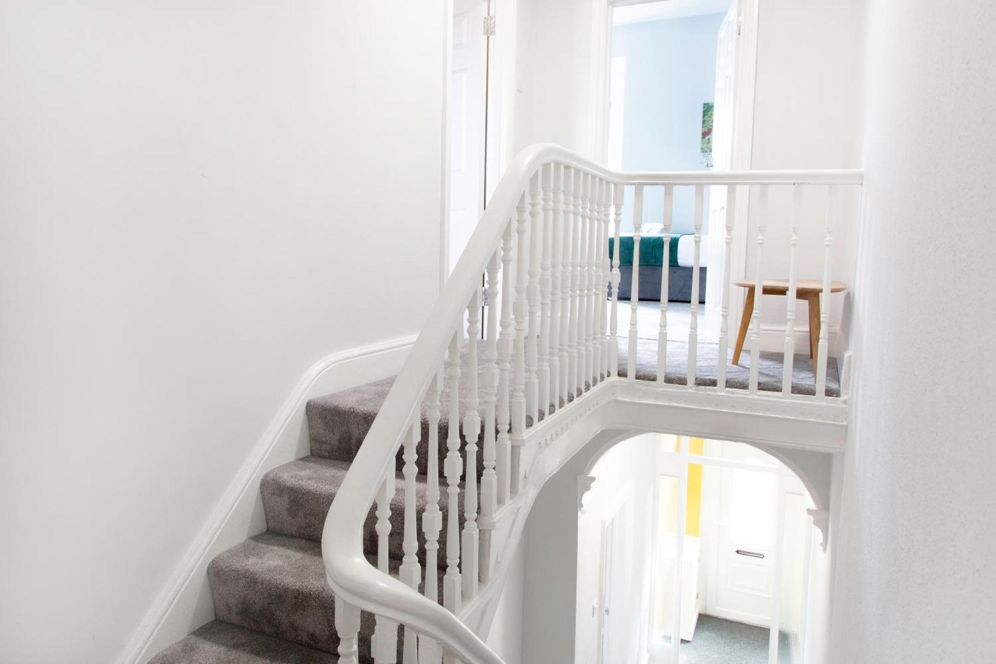 4 Bedrooms Spacious House With 2 Bathrooms Free Parking - Sleeps Up To 10 Guests Liverpool Exterior foto